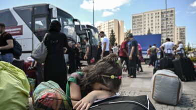 صورة اللاجئون السوريون في تركيا.. بين مطرقة النظام وسندان المعارضتان التركية والسورية